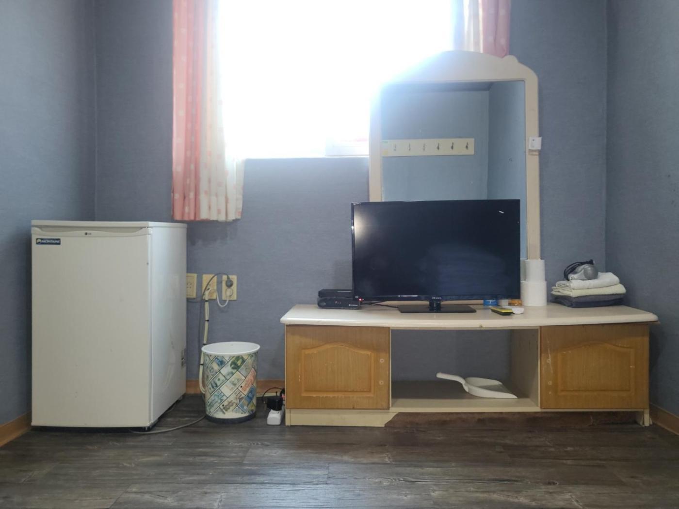 Songwol Park Motel Сокчо Екстериор снимка